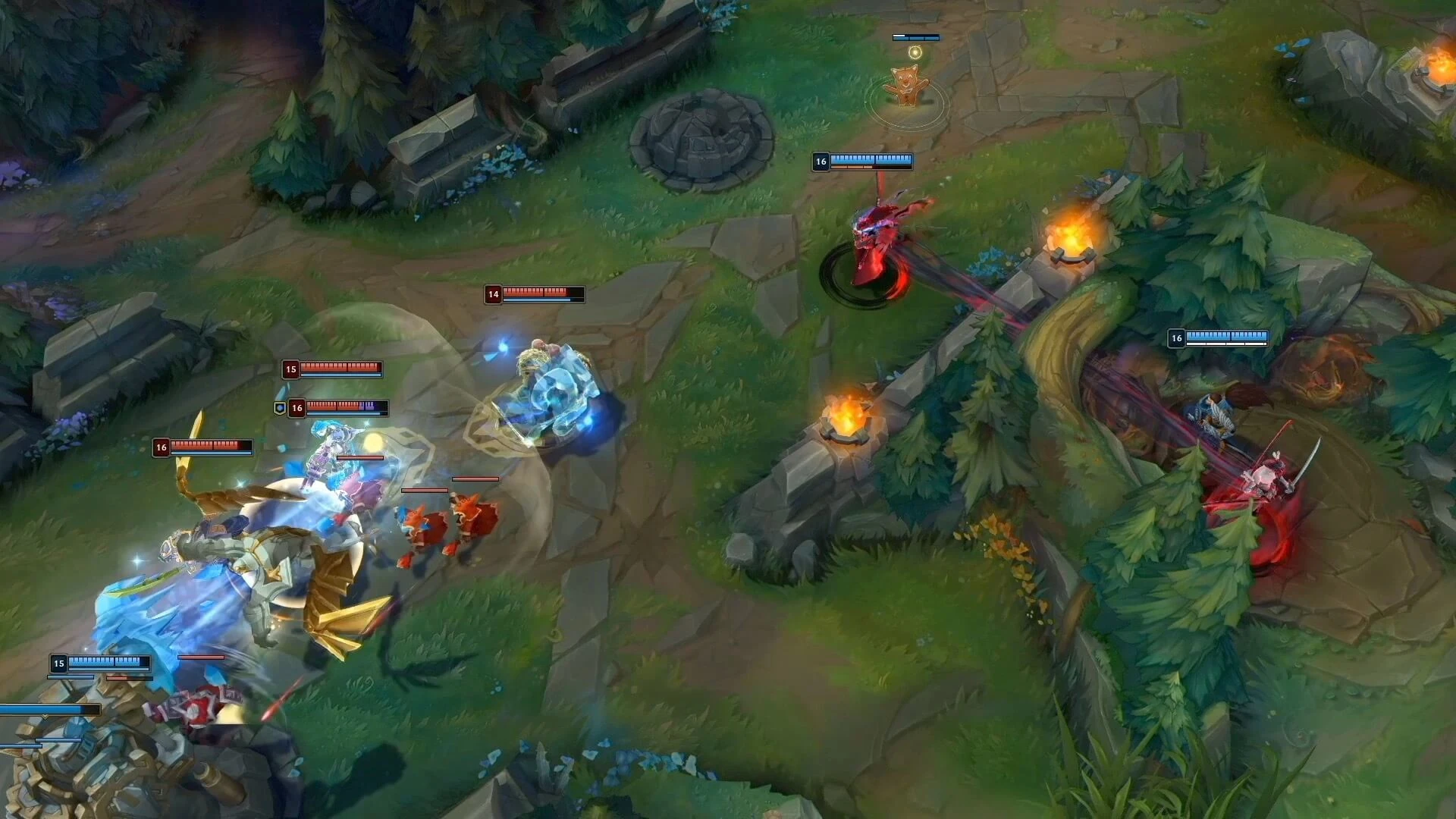 Escaramuza entre campeones en un paso de la jungla de la Grieta del Invocador, con súbditos y un guardián