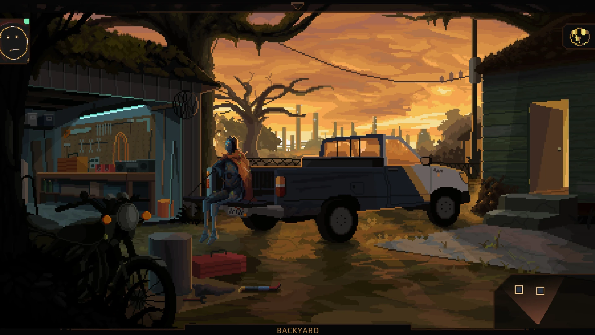 Un patio trasero al atardecer en pixel art: una camioneta, un garaje abierto con herramientas y una figura robótica sentada, bajo un árbol sin hojas