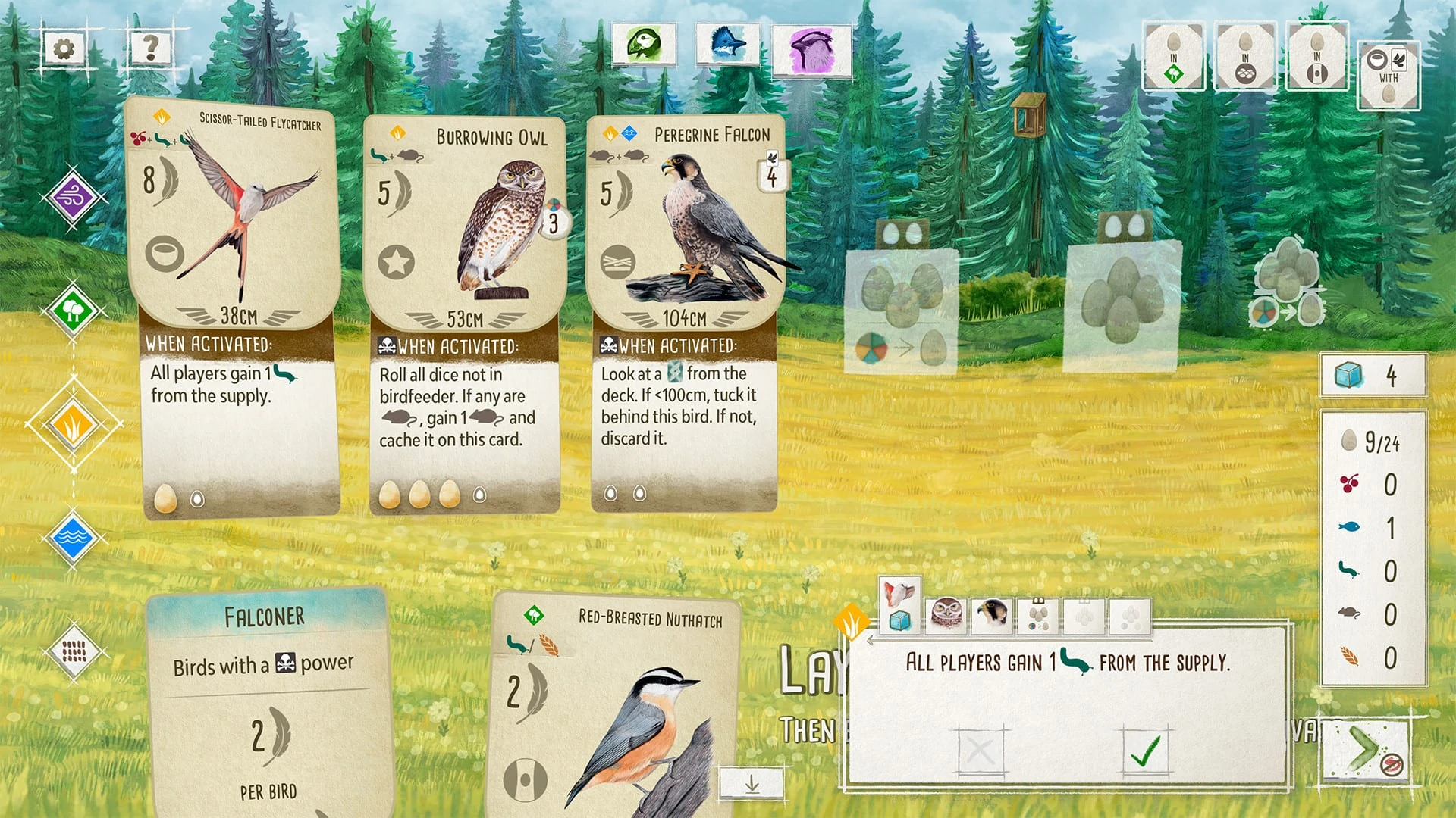 Tres cartas de aves —un tirano tijereta, un mochuelo de madriguera y un halcón peregrino— sobre una pradera amarilla ilustrada con pinos al fondo