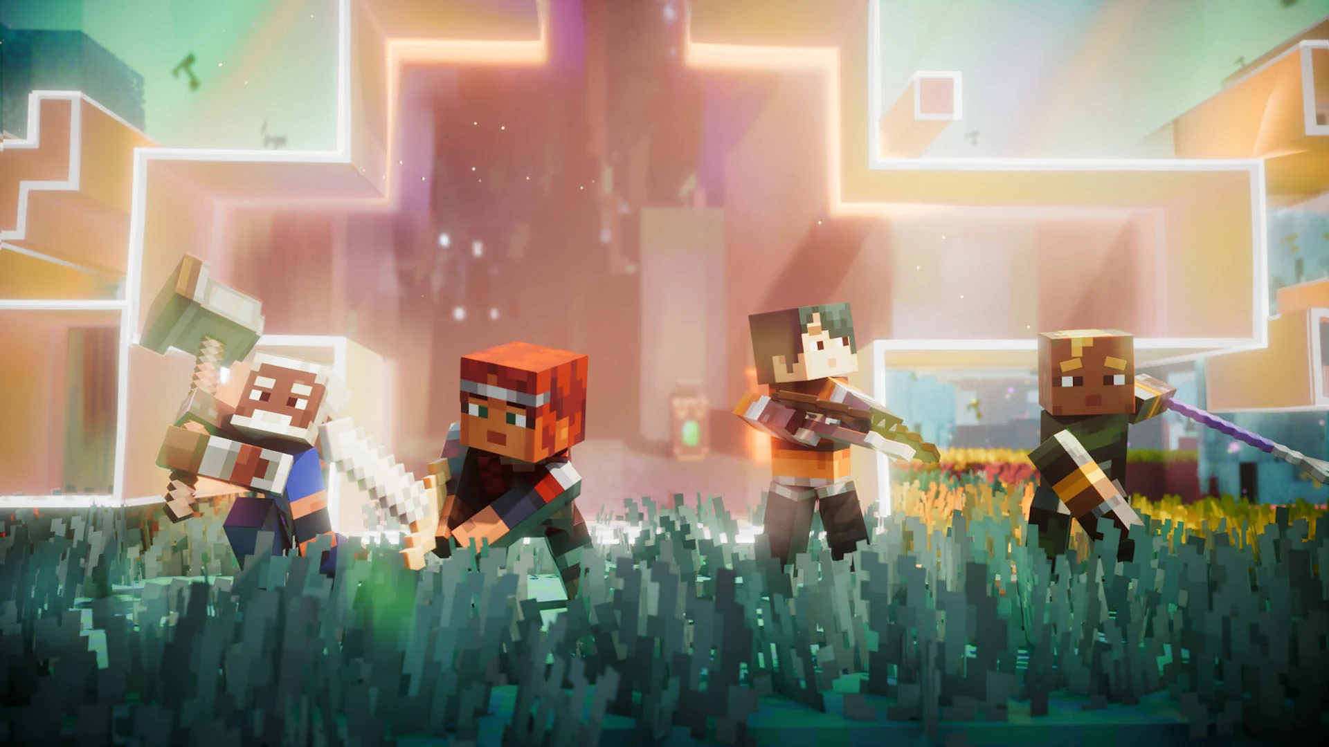 Cuatro héroes de Minecraft Dungeons II, armados, entre hierba alta ante unas estructuras de bloques que brillan en naranja y rosa